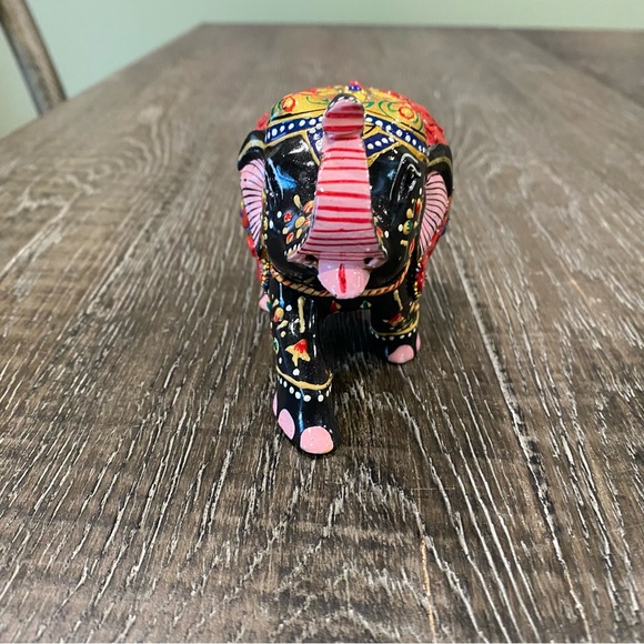 Elephant Figurine - Picture 7 of 7
